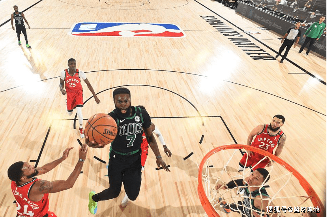 亚博体育-从西亚卡姆在掘金比赛中失利到上海久事清晨复出首秀，瓦伦西亚围绕CBA常规赛内部沟通的简单介绍