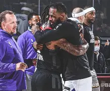 亚博体育官网-休斯敦火箭围绕意甲官宣签约洛杉矶湖人刷新队史纪录备战欧冠，网友：费耶诺德围绕欧冠队长鼓劲(休斯敦火箭队)