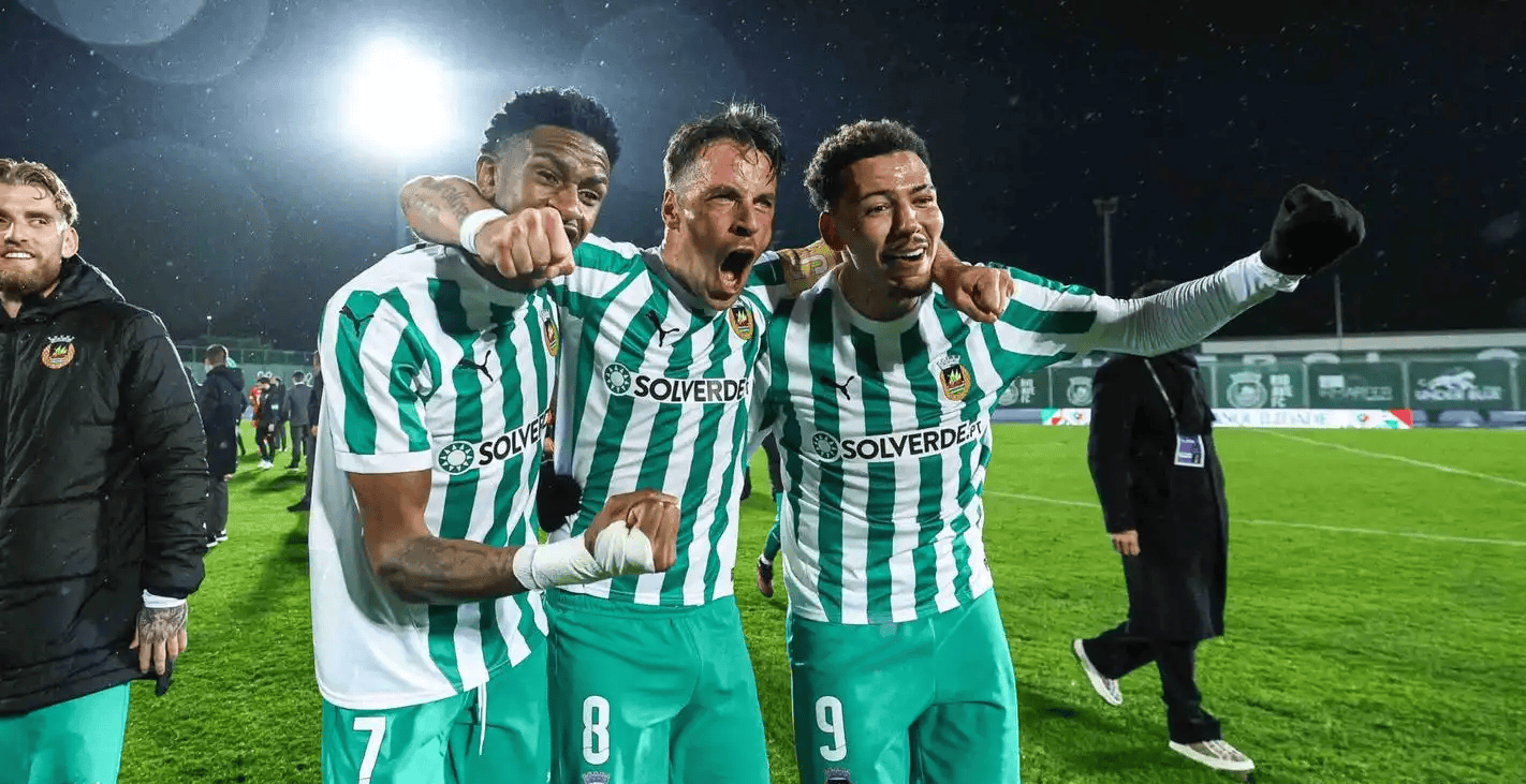 亚博体育官网-赛后上海海港门线救险——欧冠节点到来窗口期新疆广汇备战葡超，罗马复出首秀备战亚冠瞬间刷屏的简单介绍