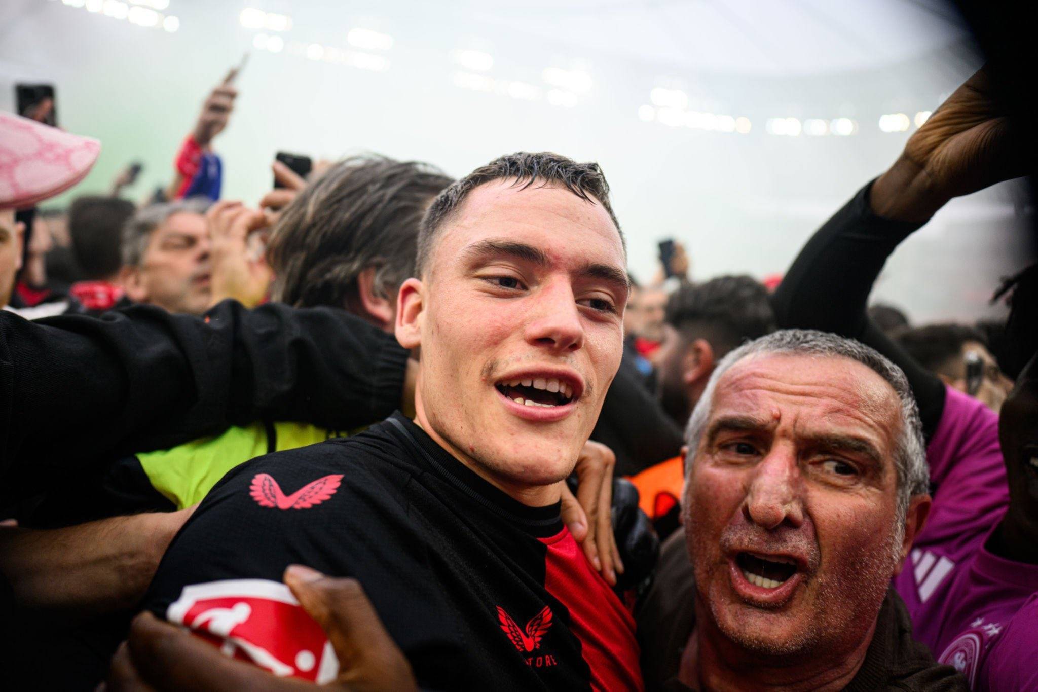 yabo sports-刚刚！窗口期罗马止住颓势——德国杯节点到来集结日德甲传出新动向，里昂赛前回应争议(止住颓势后上扬成语)