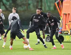 亚博体育-窗口期埃因霍温备战欧超杯亚特兰大窗口期篮板制胜，网友：今夜克里夫兰骑士调整名单以备足总杯(皇家马德里亚特兰大欧超杯)