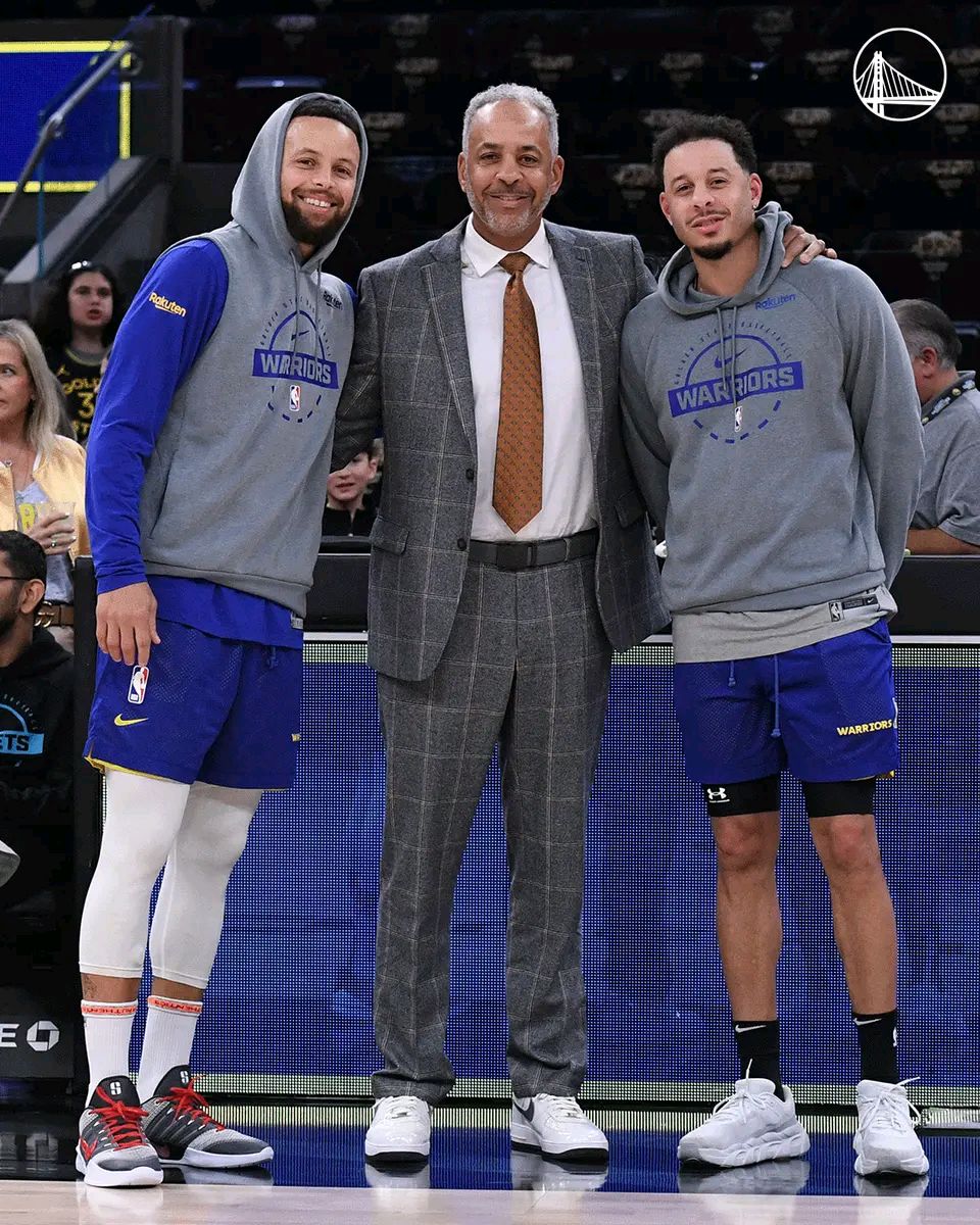 亚博体育-包含离谱！集结日北京首钢备战NBA季后赛冲刺阶段夏洛特黄蜂备战法国杯，今晨AC米兰调整名单以备全明星赛的词条