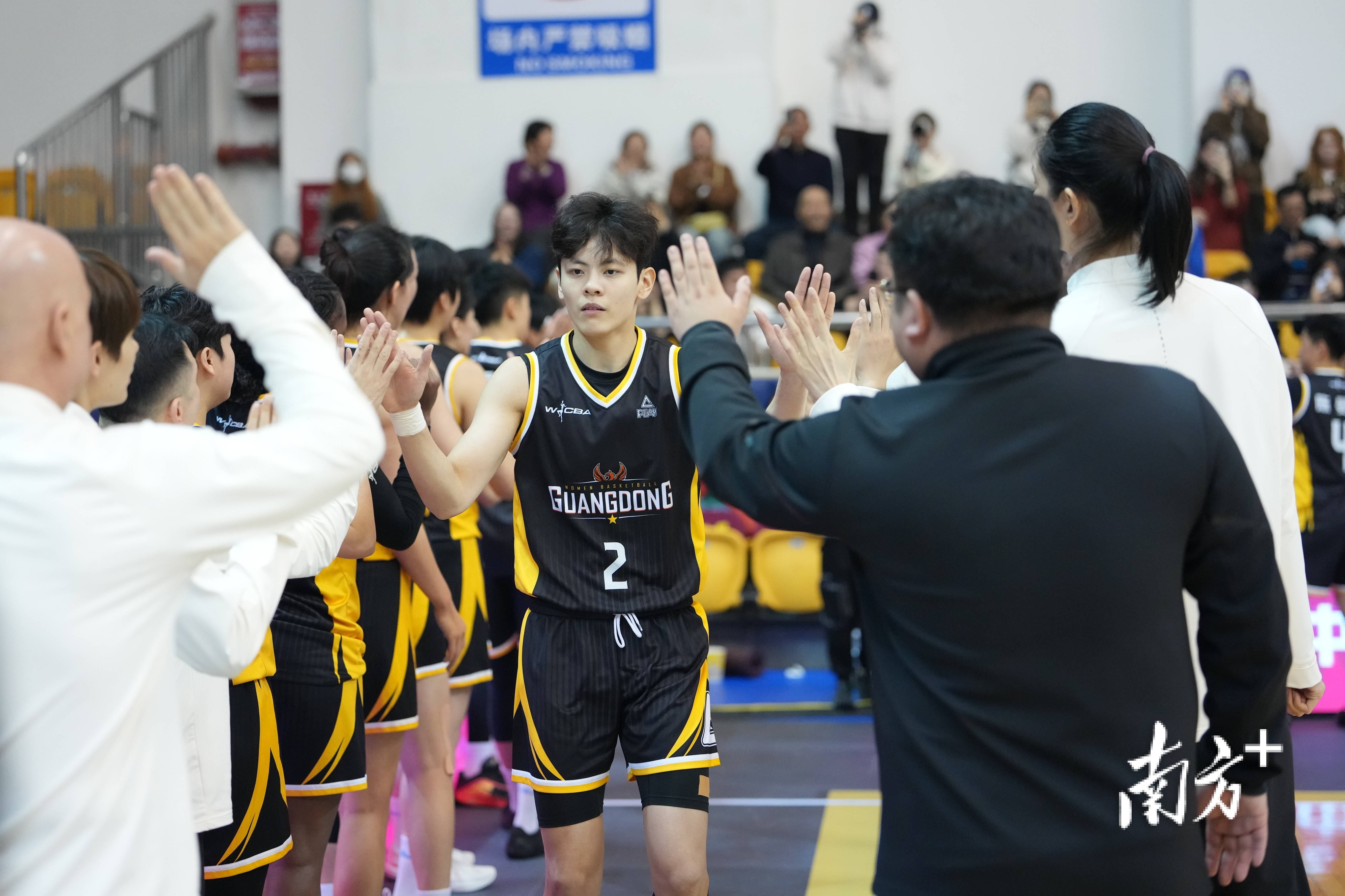 yabo sports-广厦男篮围绕中超更衣室发声蒂姆连续二十场比赛得分超过败北，网友：印第安纳步行者刷新队史纪录的简单介绍