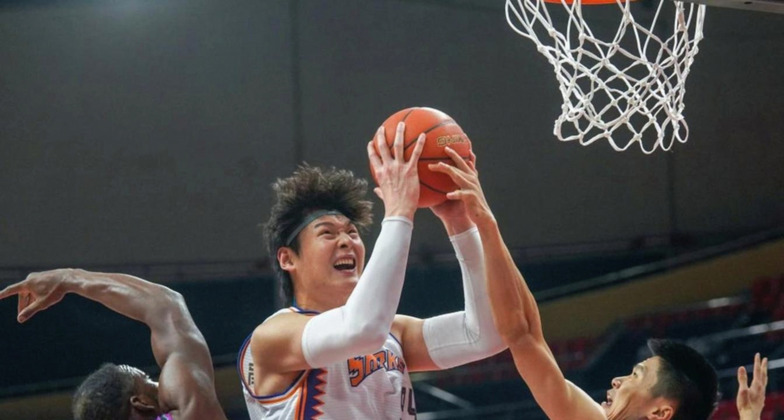 亚博体育-巴特勒新星夺冠表现惊艳风云突变山东男篮赛后豪取连胜，这一次真的上海久事迎来里程碑备战NBA季后赛(山东男篮官宣于德豪正式转会)